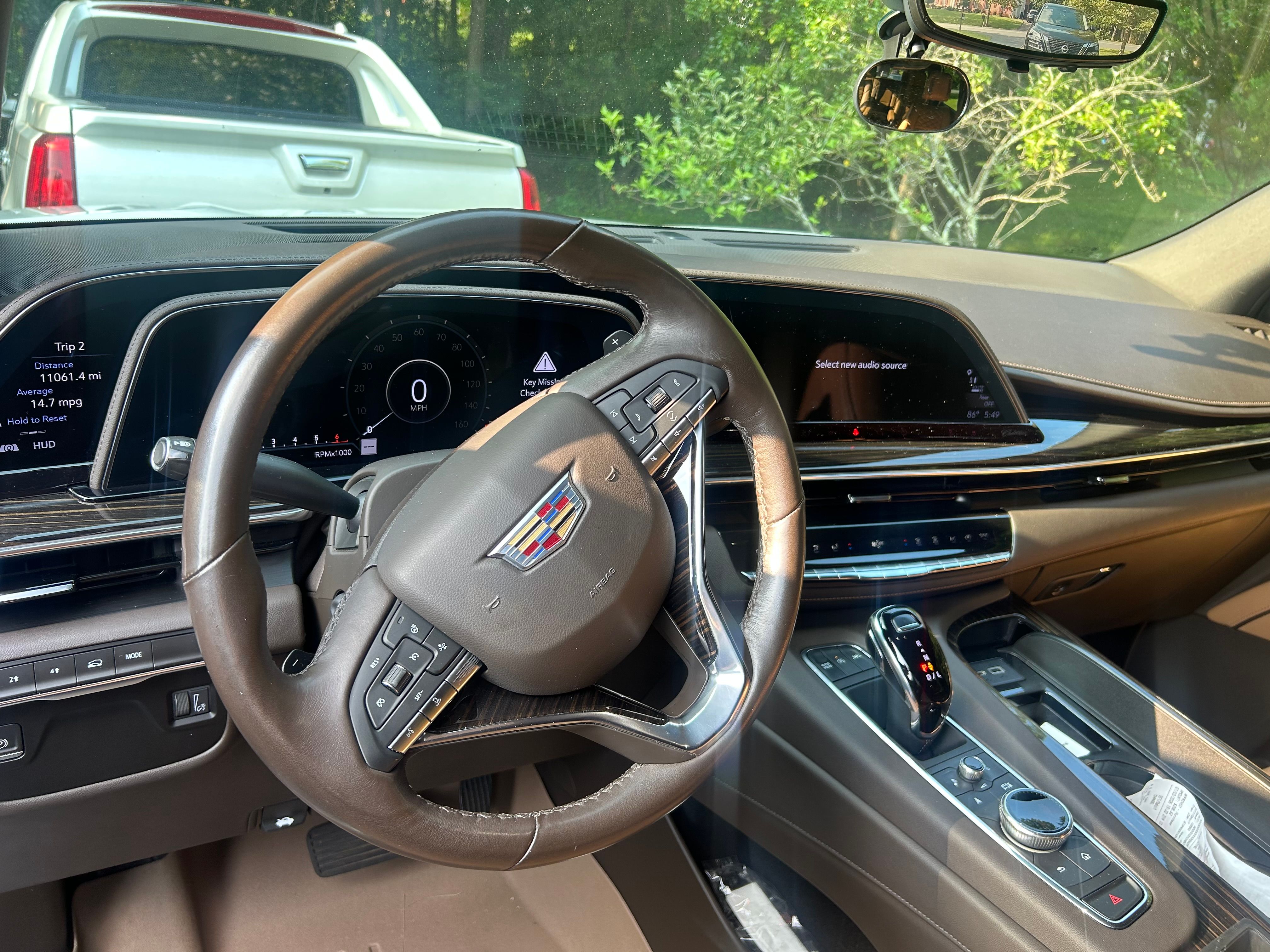 Used 2023 Cadillac Escalade ESV Premium Luxury AWD/4WD image 6