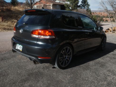 Used 2011 Volkswagen Golf 2-Door image 6