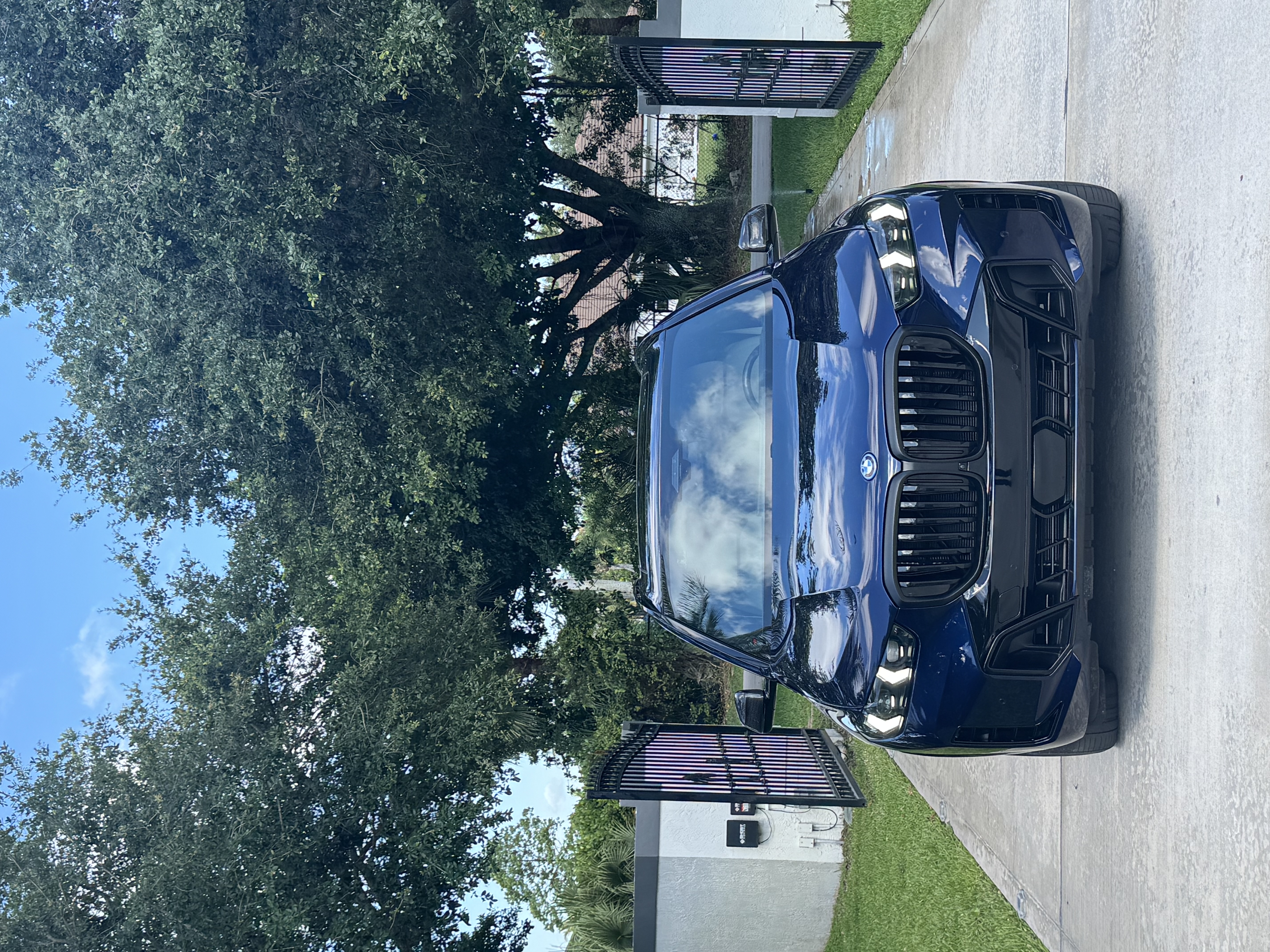 Used 2024 BMW X5 xDrive50e w/ Executive Package AWD/4WD image 1