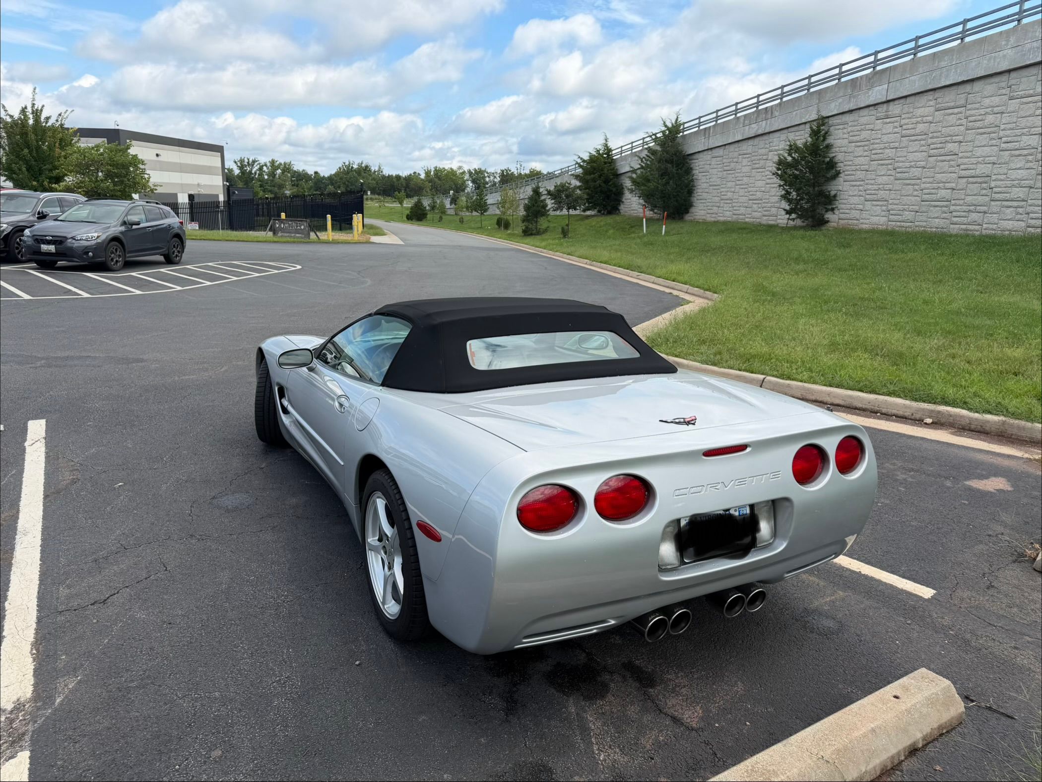 Used 2000 Chevrolet Corvette Convertible w/ Performance Handling Pkg RWD image 5