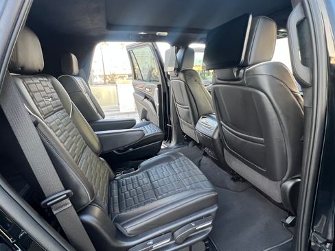 Used 2023 Cadillac Escalade Sport Platinum w/ LPO, ONYX Package AWD/4WD image 13