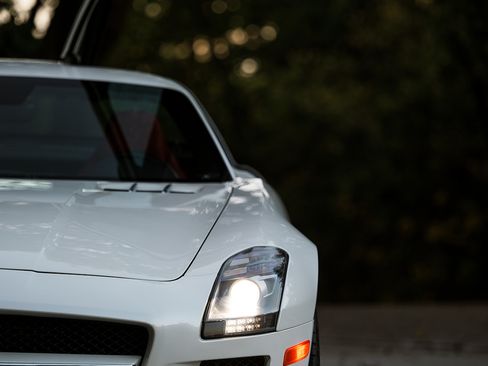 Used 2012 Mercedes-Benz SLS AMG Coupe image 2