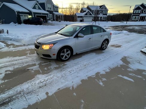 Used 2013 Chevrolet Cruze LT image 1