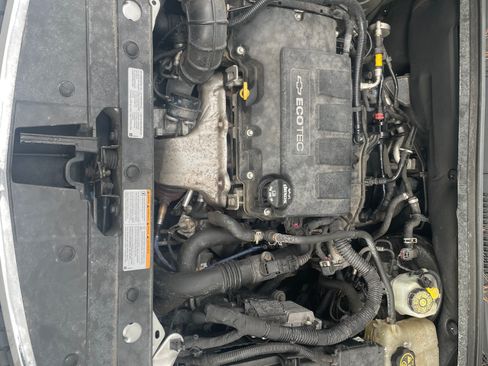 Used 2014 Chevrolet Cruze LT w/ Technology Package image 9