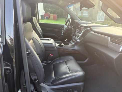 Used 2020 Chevrolet Suburban LT AWD/4WD image 8