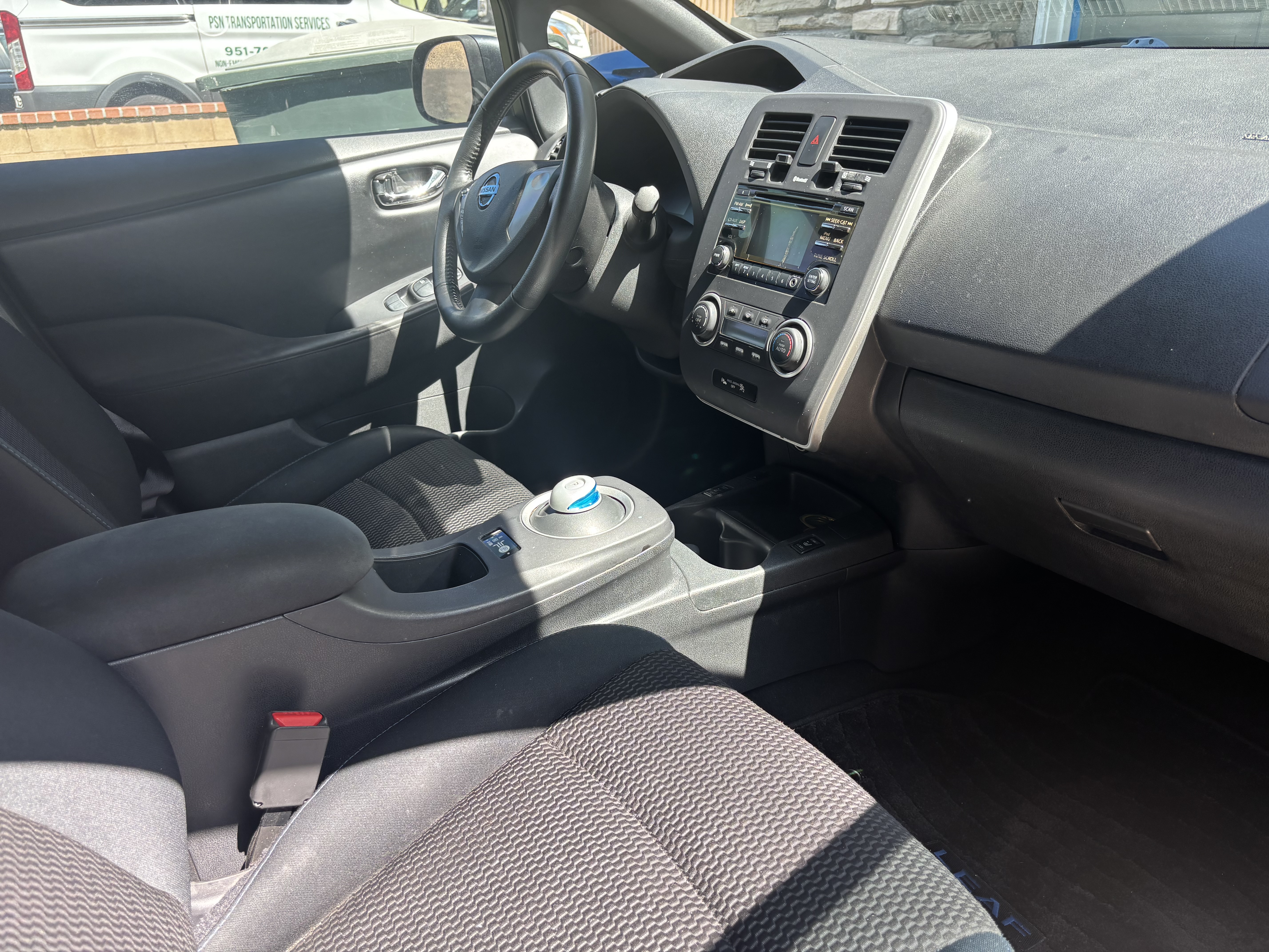 Used 2013 Nissan Leaf S FWD image 13