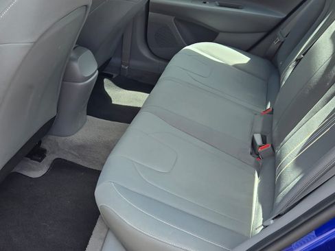 Used 2023 Hyundai Elantra SEL w/ Convenience Package image 12