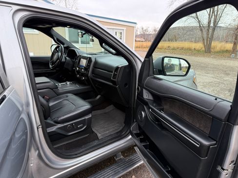 Used 2021 Ford Expedition Max Limited image 12