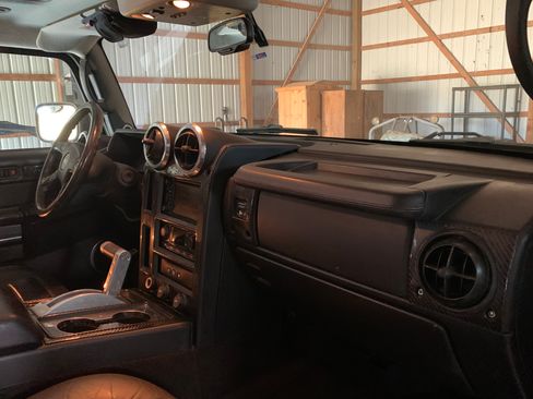 Used 2006 HUMMER H2 image 12