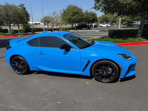 Used 2024 Toyota GR86 Premium RWD image 17