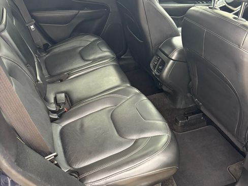 Used 2015 Jeep Cherokee Limited w/ Luxury Group image 9