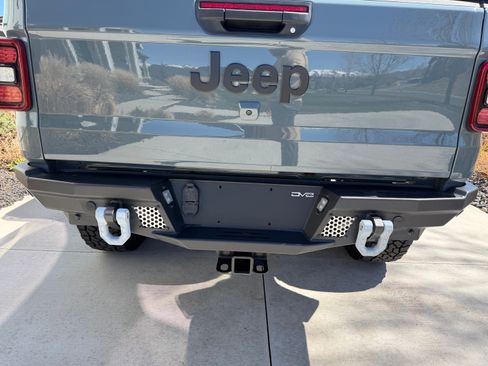 Used 2024 Jeep Gladiator Sport image 6