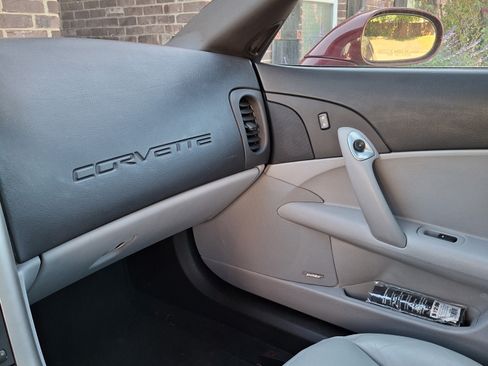 Used 2005 Chevrolet Corvette Coupe w/ Preferred Equipment Group image 21