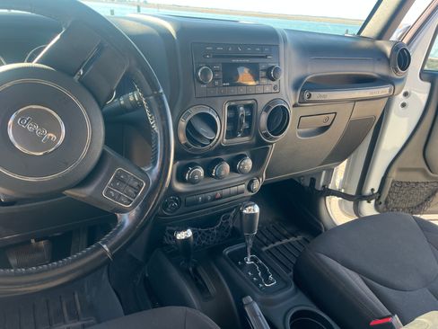 Used 2017 Jeep Wrangler Unlimited Sport w/ Quick Order Package 24S image 9