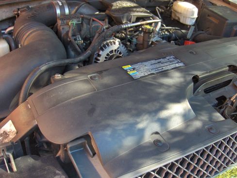 Used 2006 Chevrolet Silverado 2500 LT w/ Heavy-Duty Power Package image 4