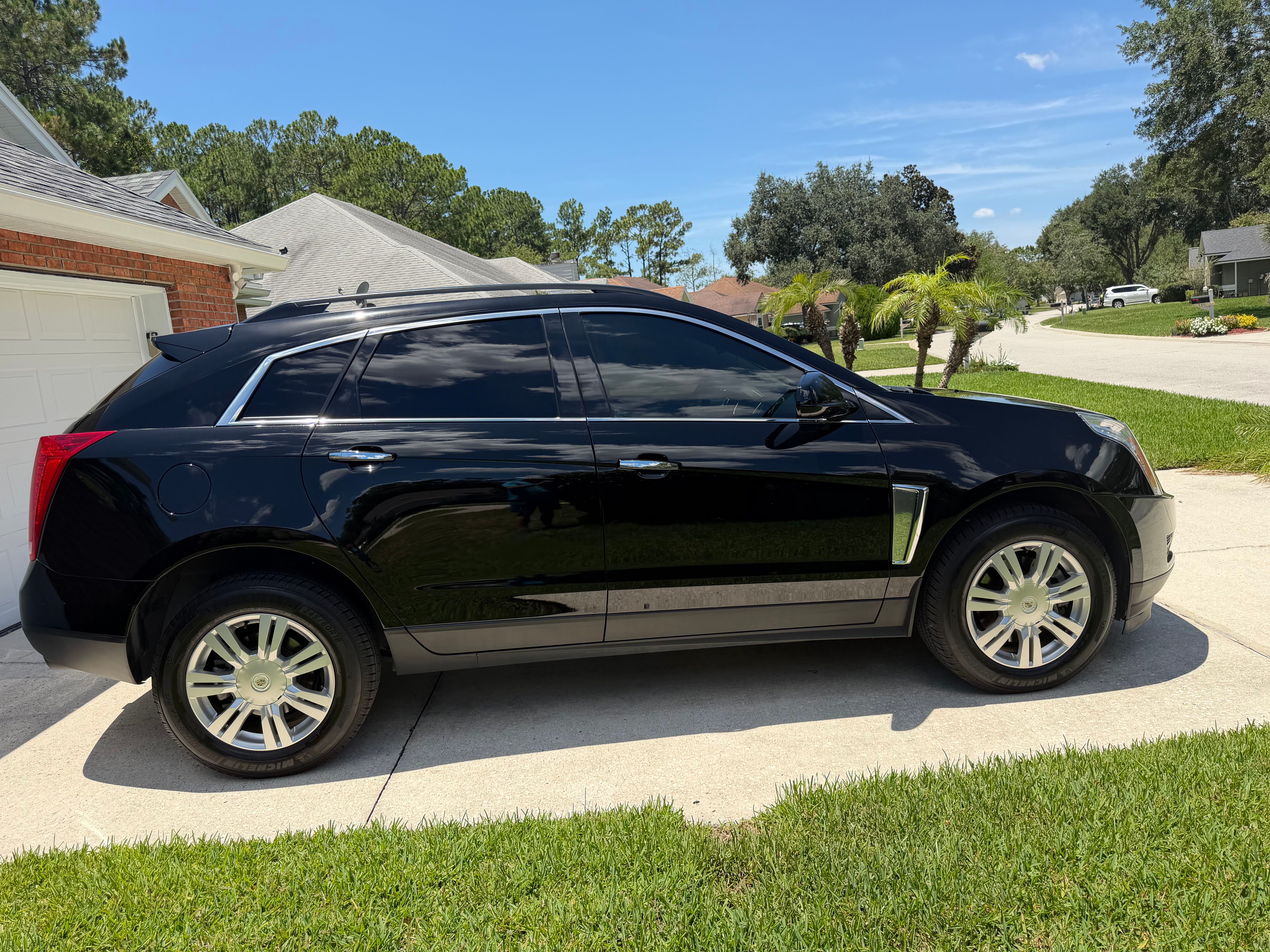 Used 2013 Cadillac SRX FWD image 6
