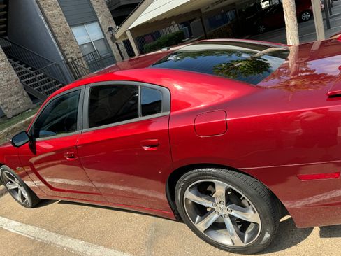 Used 2014 Dodge Charger SXT RWD image 5
