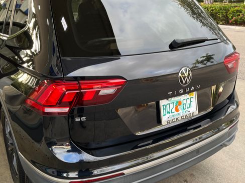 Used 2022 Volkswagen Tiguan SE image 9
