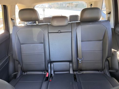 Used 2019 Volkswagen Tiguan SE image 9