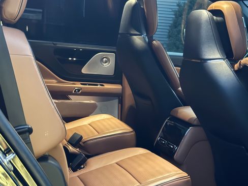 Used 2021 Lincoln Aviator Black Label w/ Dynamic Handling Package image 28