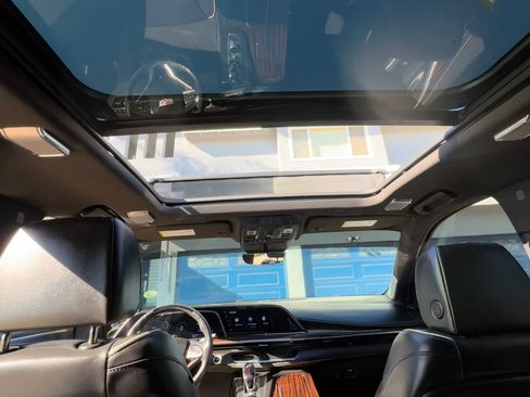 Used 2022 Cadillac Escalade Premium Luxury w/ Performance Package image 15