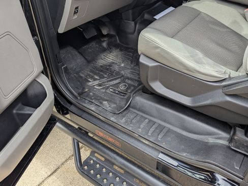 Used 2017 Ford F150 XL w/ Equipment Group 101A Mid image 10