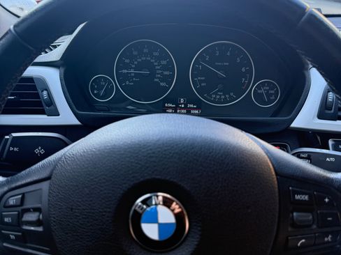 Used 2017 BMW 320i xDrive Sedan AWD/4WD image 18