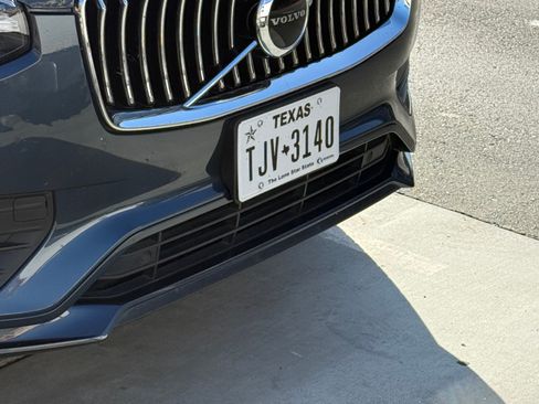 Used 2022 Volvo XC90 T5 Momentum w/ Climate Package image 2