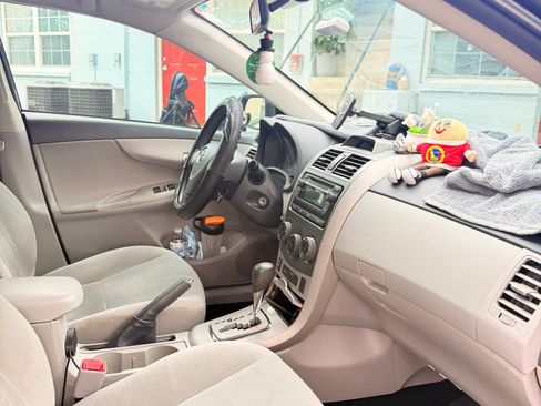 Used 2012 Toyota Corolla LE FWD image 9