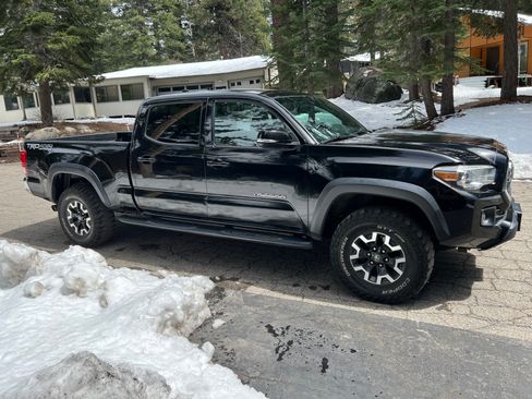 Used 2016 Toyota Tacoma TRD Off-Road w/ Exterior Package image 9
