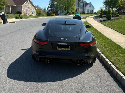 Used 2015 Jaguar F-TYPE R RWD image 5
