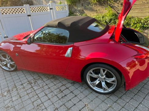 Used 2012 Nissan 370Z Touring w/ Sport Pkg RWD image 8