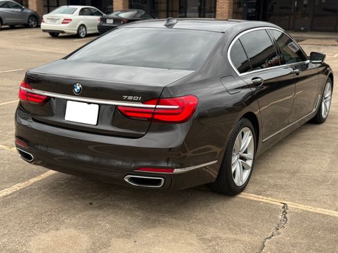 Used 2016 BMW 750i 750i Sedan 4D image 5