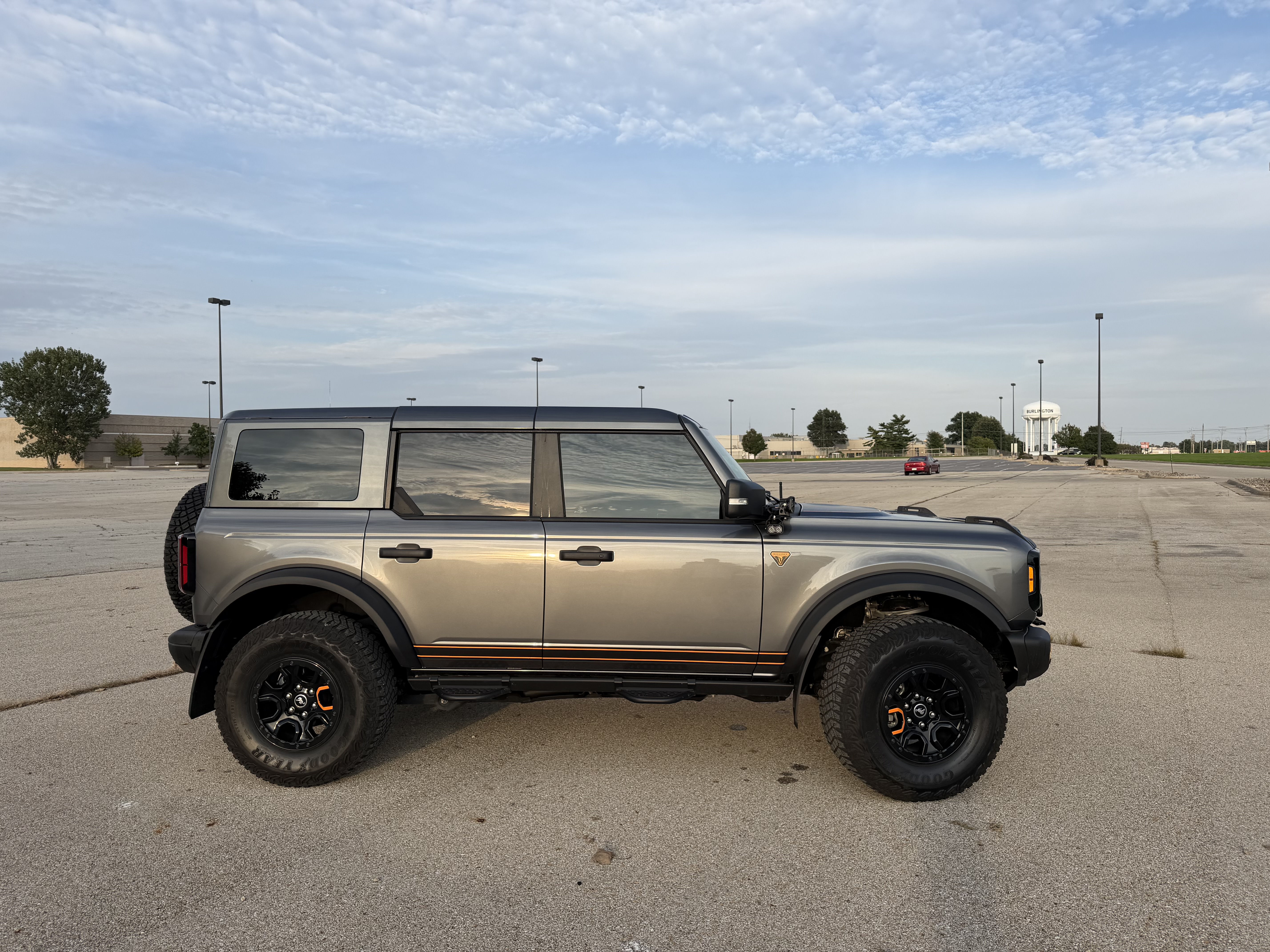 Used 2025 Ford Bronco Badlands AWD/4WD image 6
