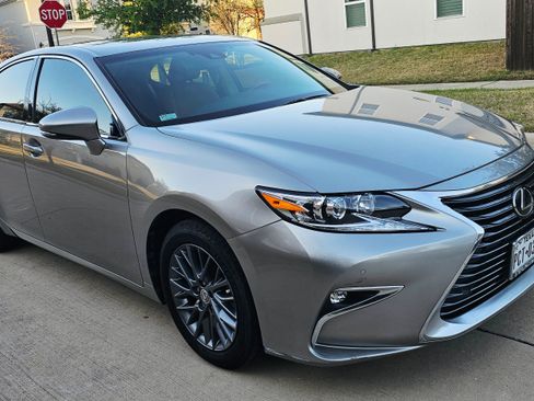 Used 2018 Lexus ES 350 w/ Navigation System Package image 13