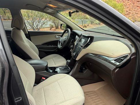 Used 2017 Hyundai Santa Fe Sport FWD image 15
