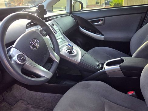Used 2015 Toyota Prius Four image 6