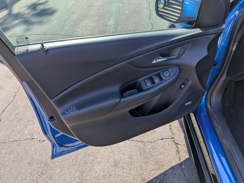 Used 2017 Chevrolet Volt LT w/ Comfort Package image 11