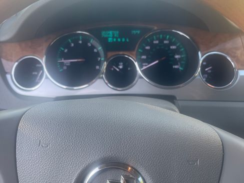 Used 2012 Buick Enclave Premium FWD image 6