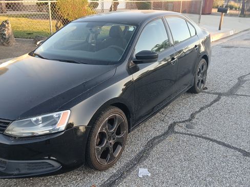 Used 2012 Volkswagen Jetta S image 2