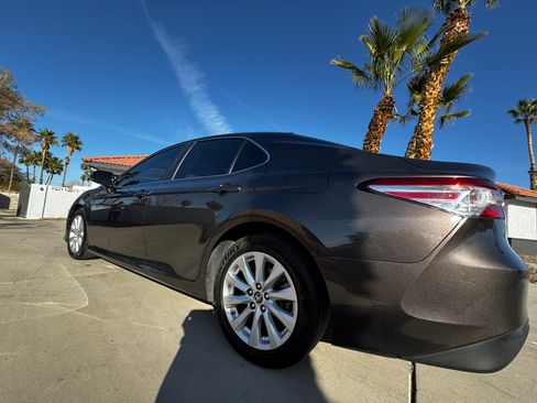 Used 2019 Toyota Camry LE image 2