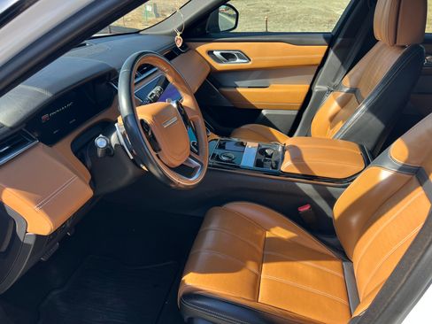 Used 2019 Land Rover Range Rover Velar R-Dynamic SE image 8