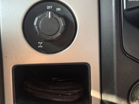 Used 2013 Ford F150 XLT w/ XLT Chrome Pkg image 12