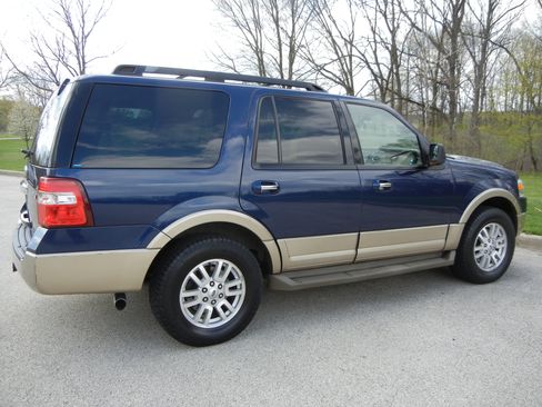 Used 2011 Ford Expedition XLT w/ 203A Rapid Spec Order Code image 4