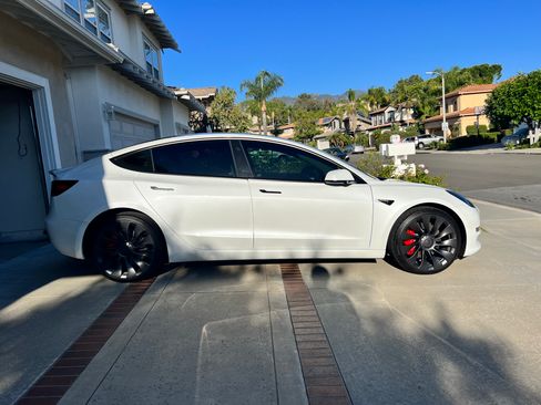 Used 2023 Tesla Model 3 Performance AWD/4WD image 2