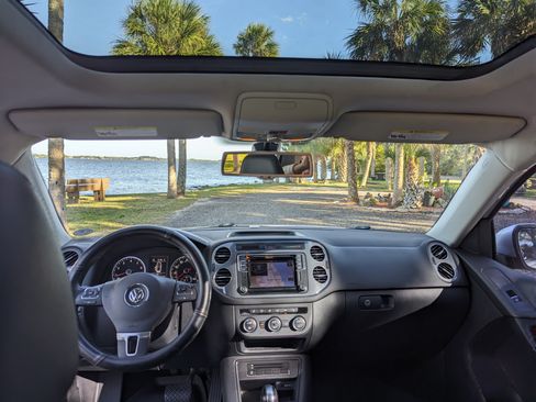 Used 2016 Volkswagen Tiguan SEL image 11