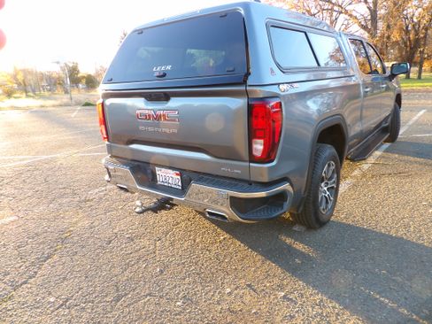 Used 2019 GMC Sierra 1500 SLE w/ SLE Value Package image 4
