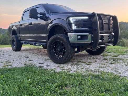 Used 2018 Ford F150 XLT image 2