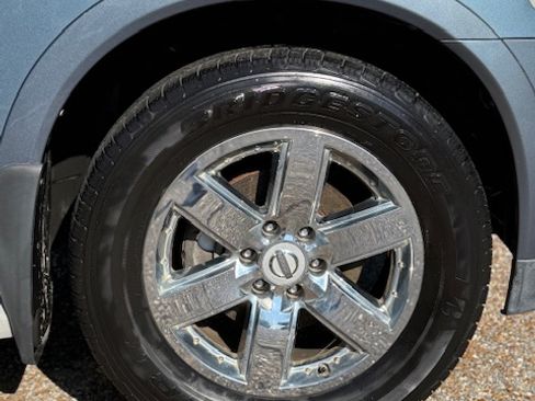 Used 2010 Nissan Armada Platinum w/ Captain Seat Pkg image 15