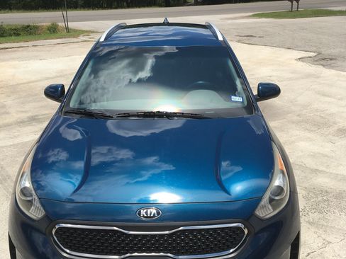Used 2018 Kia Niro LX FWD image 4